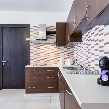 Stylish 2Br Apt With Balconies In St Julians, Paceville - Apt 6 By Vaganza San Ġiljan Buitenkant foto