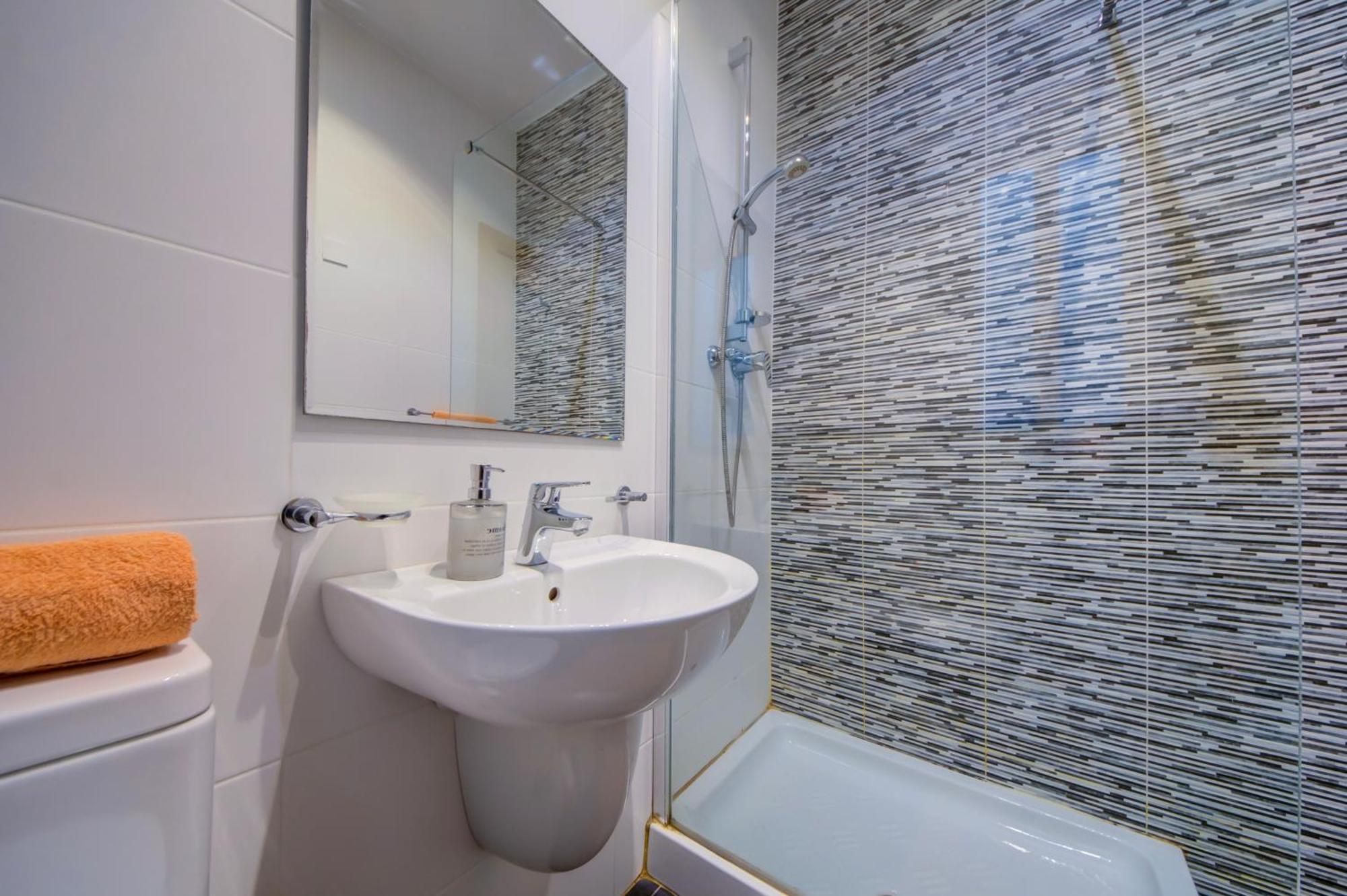 Stylish 2Br Apt With Balconies In St Julians, Paceville - Apt 6 By Vaganza San Ġiljan Buitenkant foto