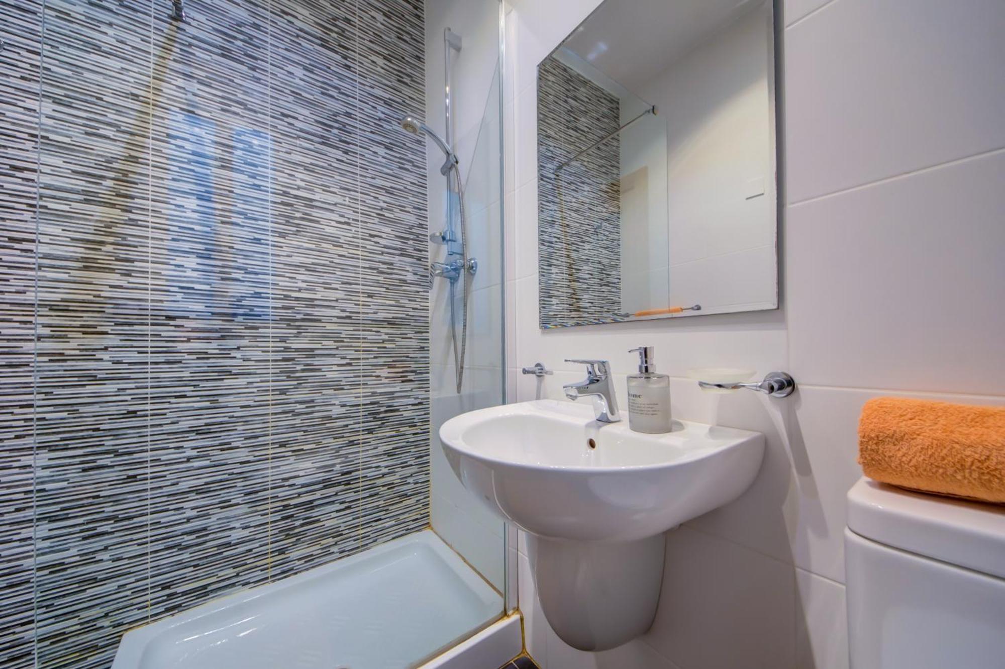 Stylish 2Br Apt With Balconies In St Julians, Paceville - Apt 6 By Vaganza San Ġiljan Buitenkant foto