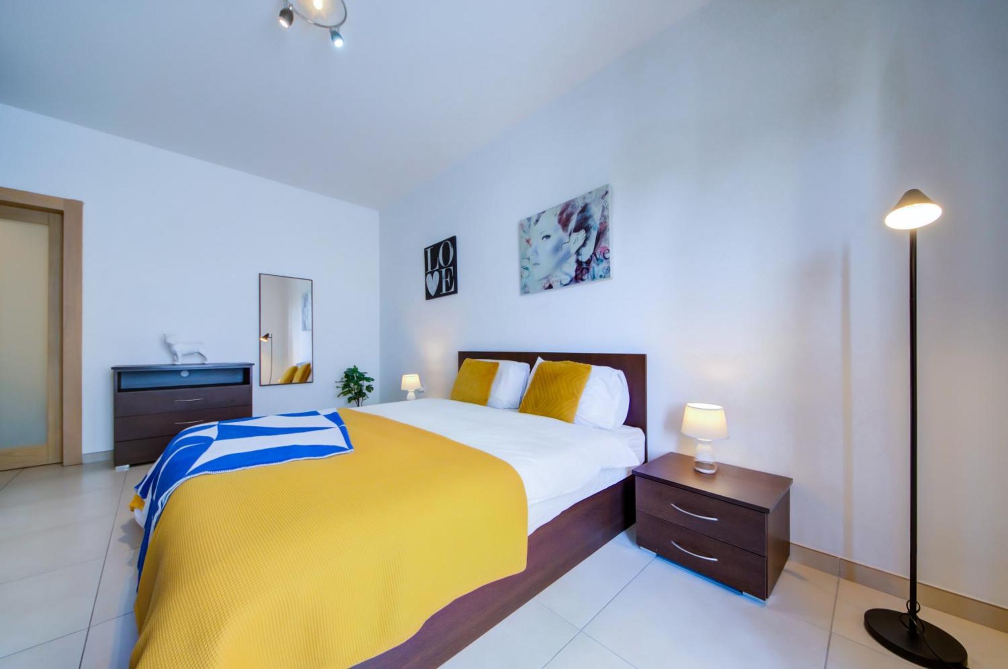 Stylish 2Br Apt With Balconies In St Julians, Paceville - Apt 6 By Vaganza San Ġiljan Buitenkant foto