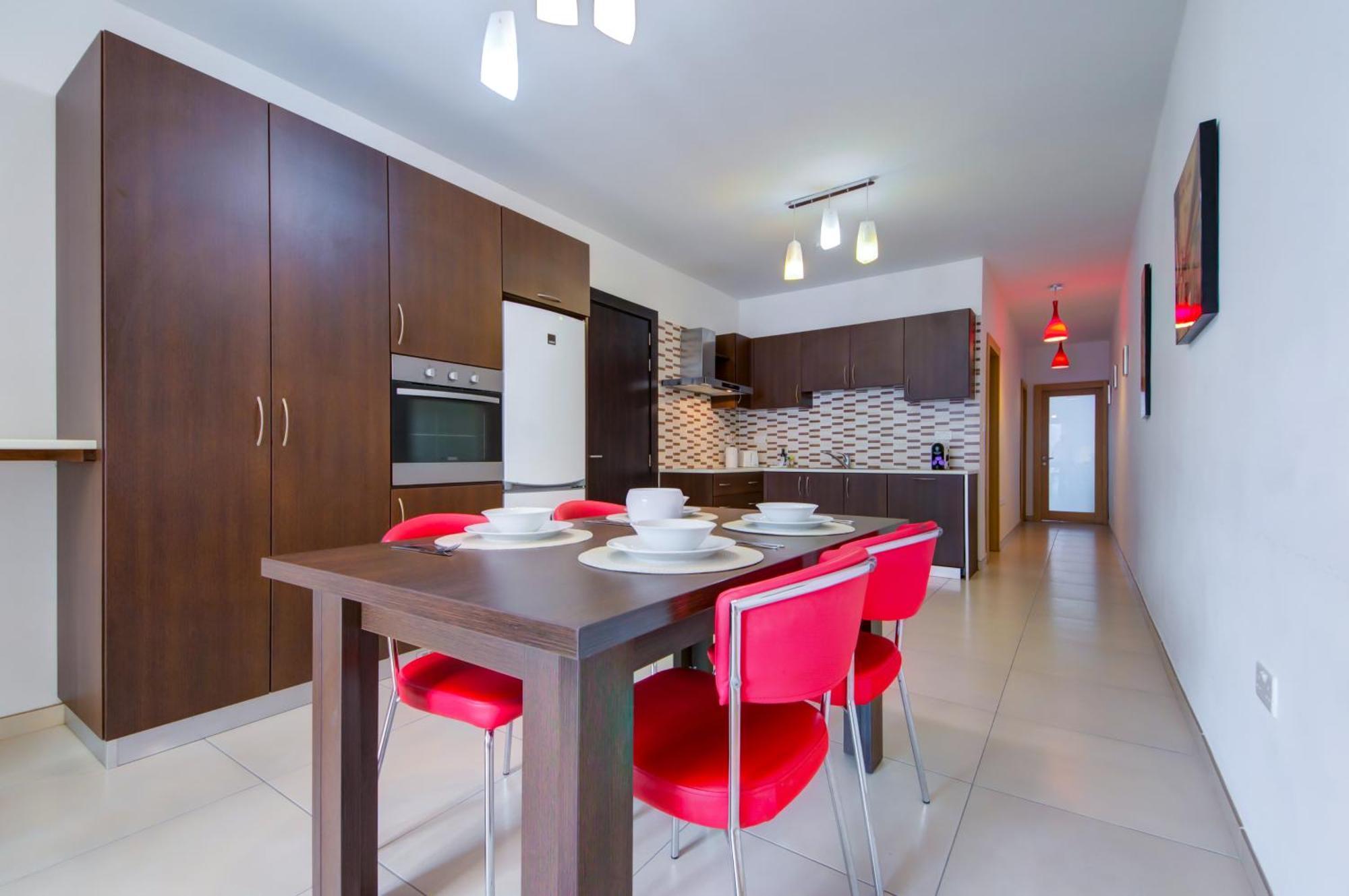 Stylish 2Br Apt With Balconies In St Julians, Paceville - Apt 6 By Vaganza San Ġiljan Buitenkant foto